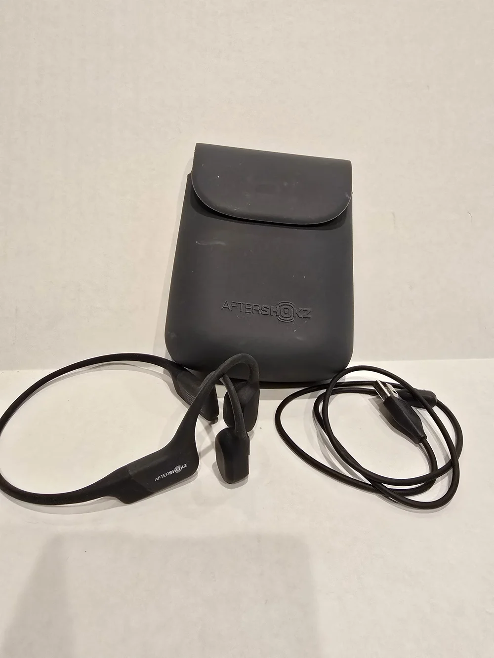 AfterShokz OpenRun - Open-Ear Bluetooth Bone Conductinn